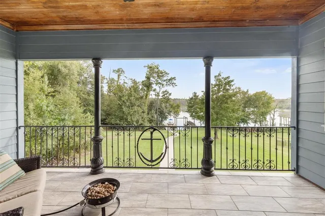 $1,299,000 | 1828 Burnett Bay Drive, Lake Charles, LA 70611