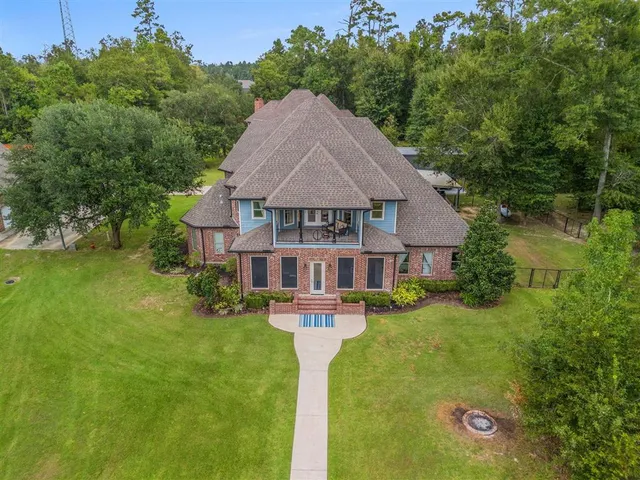 $1,299,000 | 1828 Burnett Bay Drive, Lake Charles, LA 70611