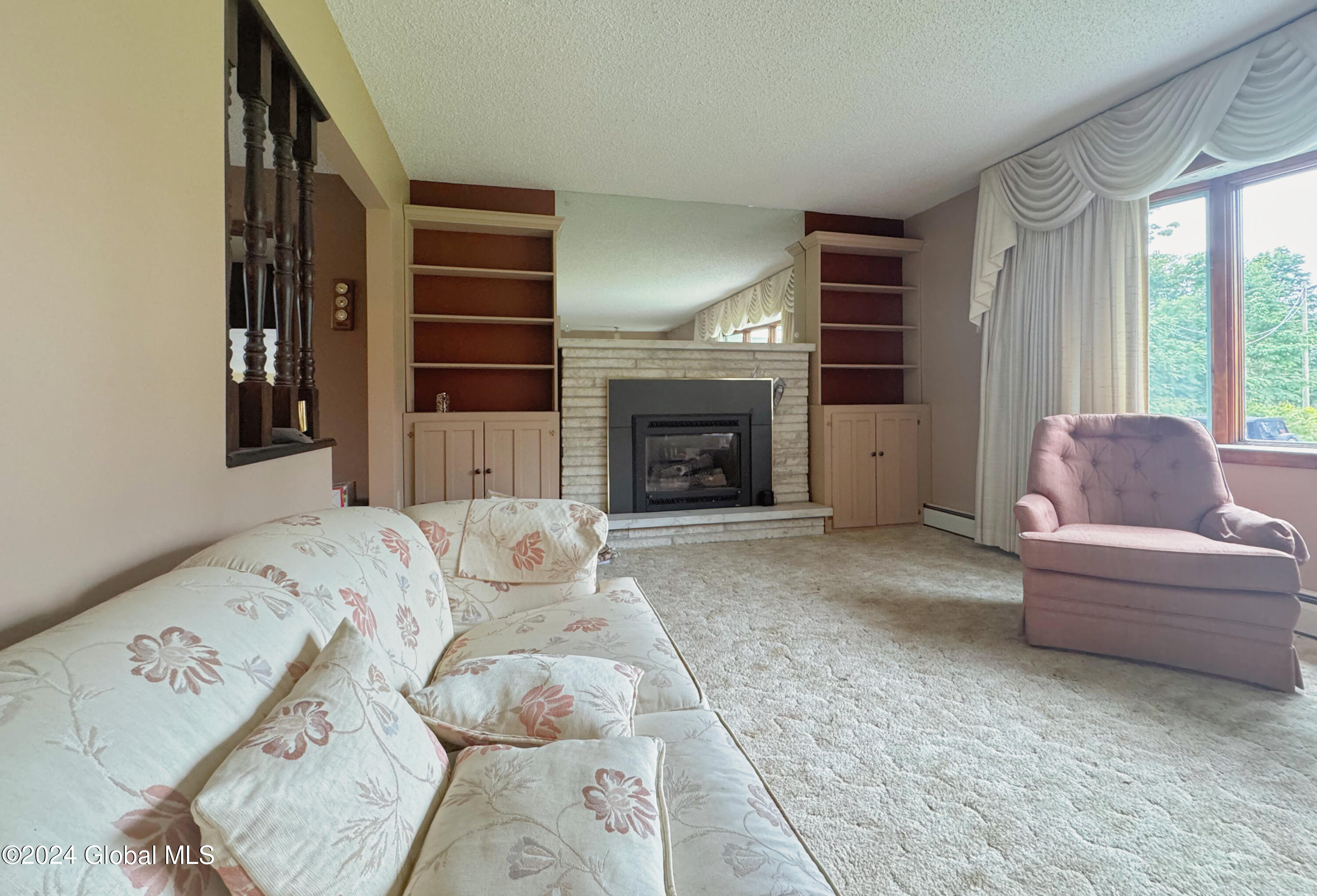 158 Jones Road Amsterdam, NY 12010 - Photo 8 of 21 Living Room