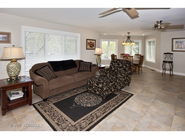 15661 West Peotone Road Wilmington, IL 60481 - Photo 4 of 21 a living room with furniture rug and window