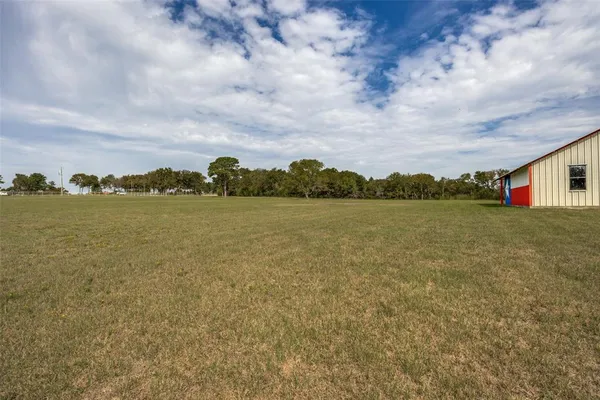 $950,000 | 279 Lakeview Drive, Denison, TX 75020