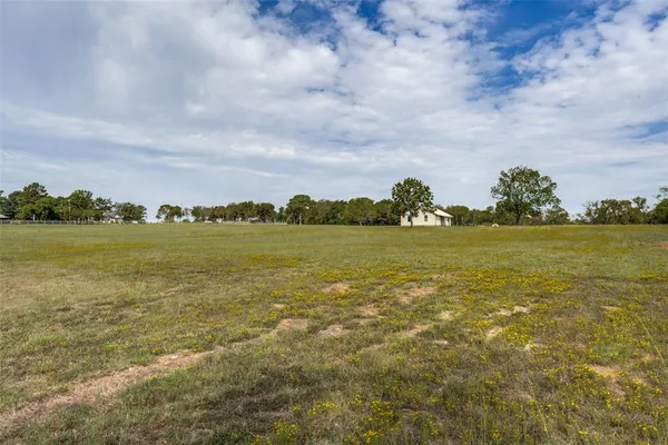 $950,000 | 279 Lakeview Drive, Denison, TX 75020