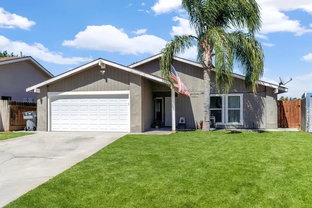 $383,900 | 2123 South Winery Avenue, Fresno, CA 93725