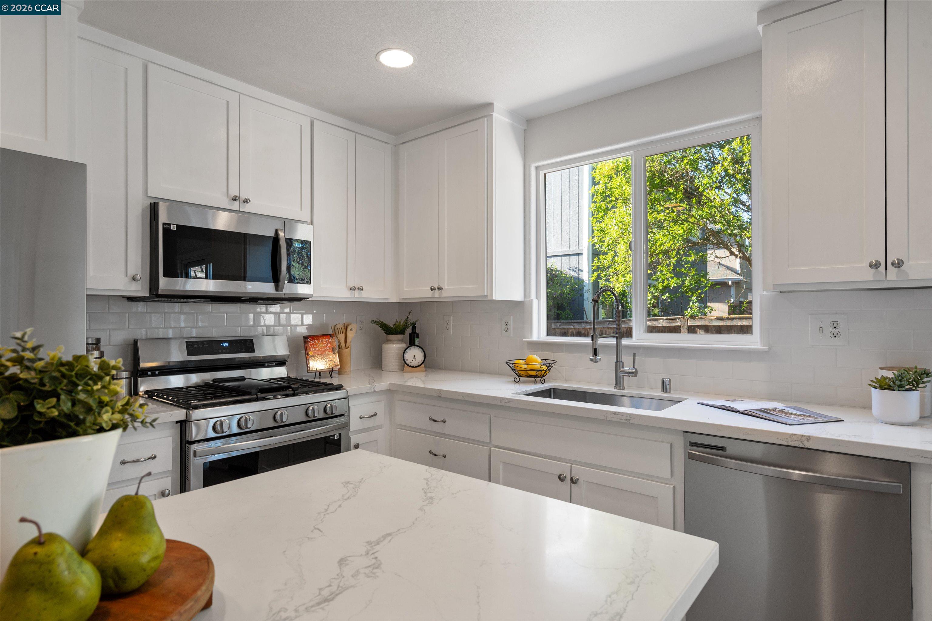 2289 Claiborne Circle Santa Rosa, CA 95403 - Photo 18 of 25