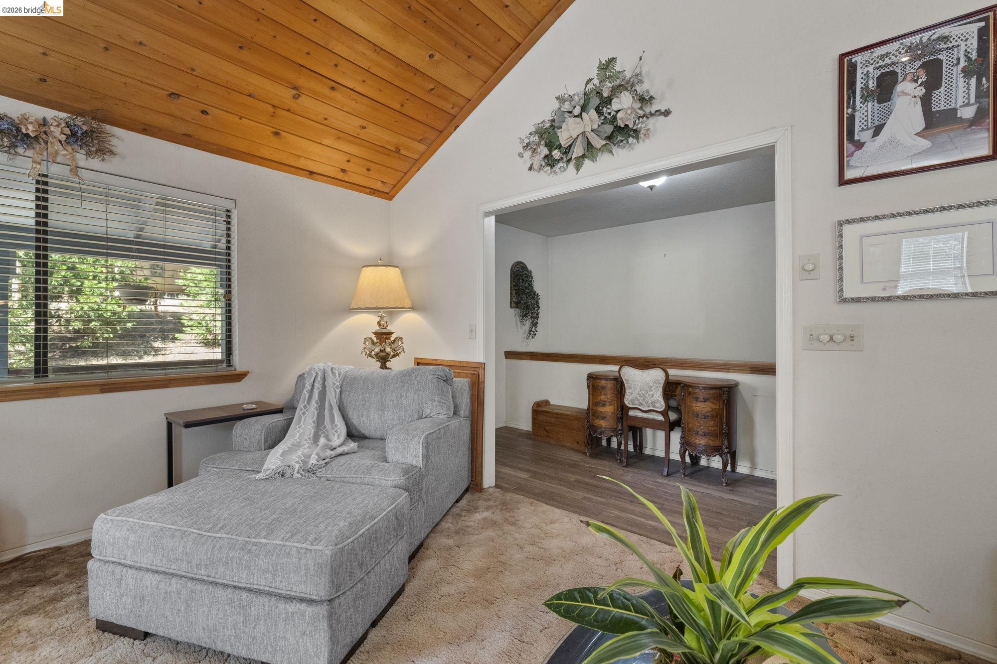 24043 Hitching Post Road Sonora, CA 95370 - Photo 5 of 33