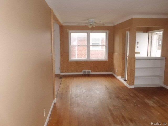 14635 Stephens Road Eastpointe, MI 48021 - Photo 8 of 9 CIMG6569.JPG