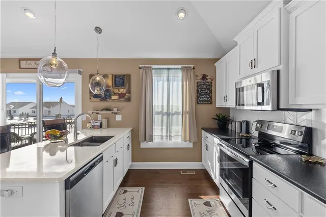 $469,000 | 1504 North 162nd Circle, Basehor, KS 66007