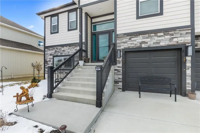$469,000 | 1504 North 162nd Circle, Basehor, KS 66007