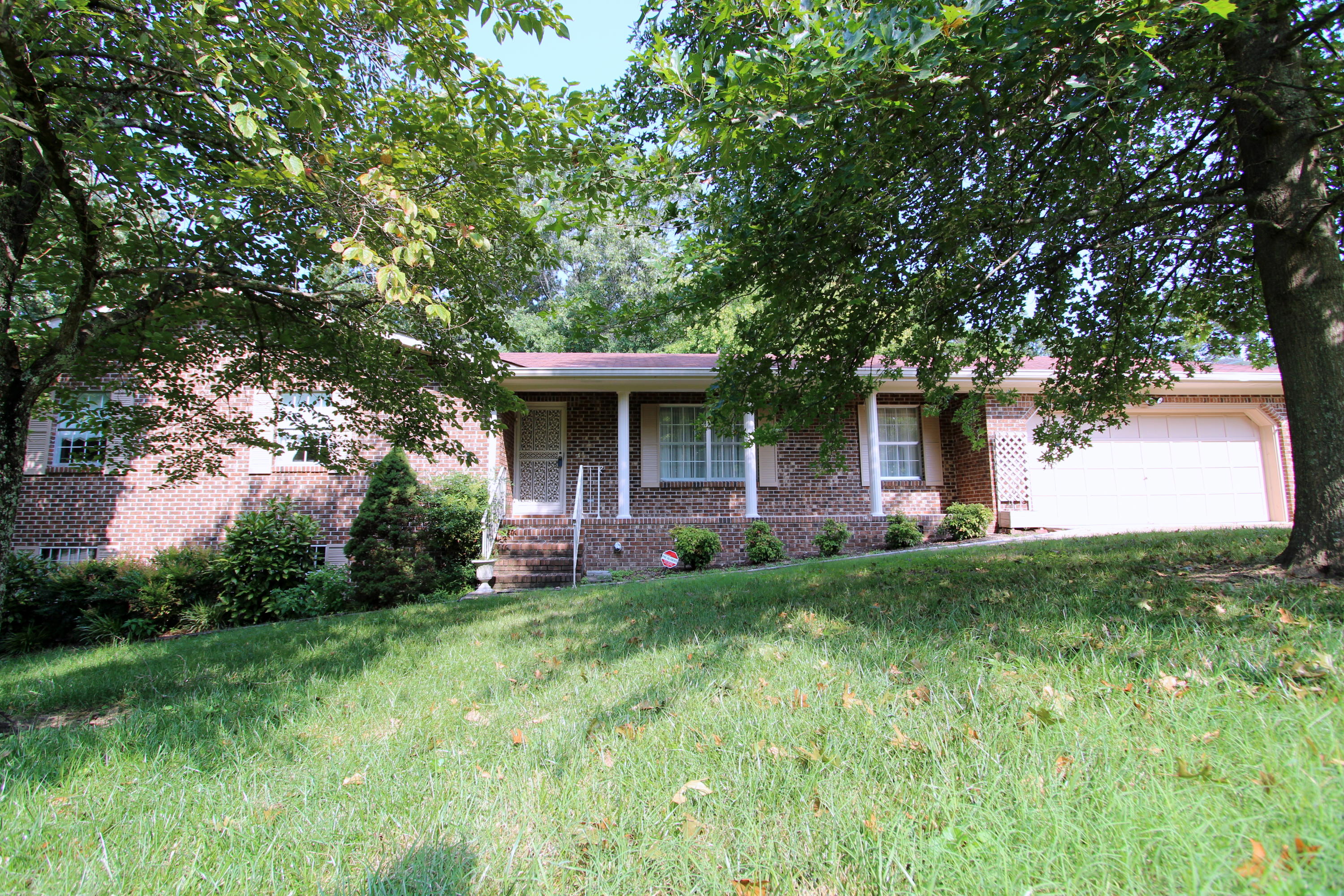 7107 Moreview Road Chattanooga, TN 37412 - Photo 1 of 38 Front View of Home