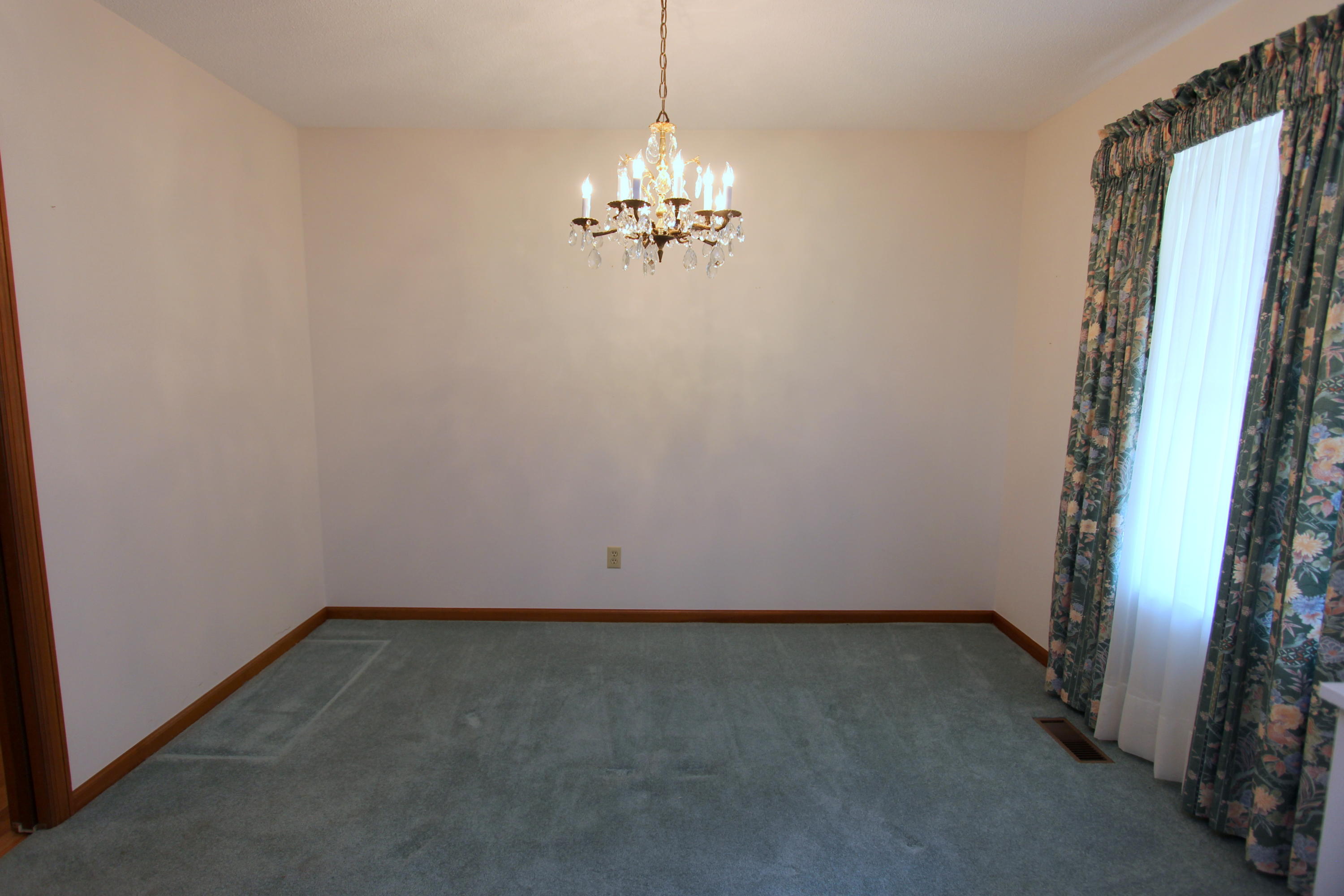 7107 Moreview Road Chattanooga, TN 37412 - Photo 11 of 38 Formal Dining Room