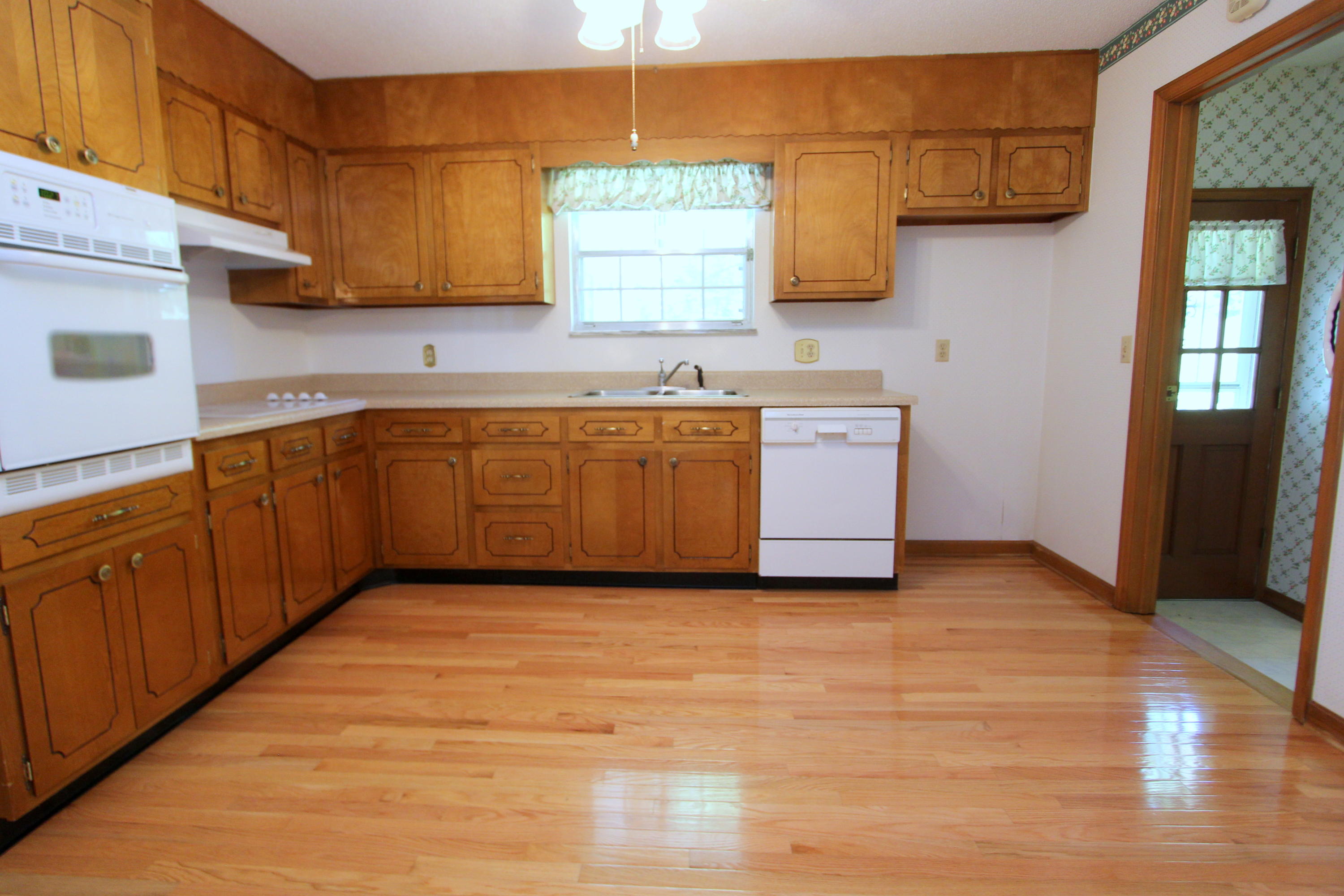7107 Moreview Road Chattanooga, TN 37412 - Photo 15 of 38 Kitchen