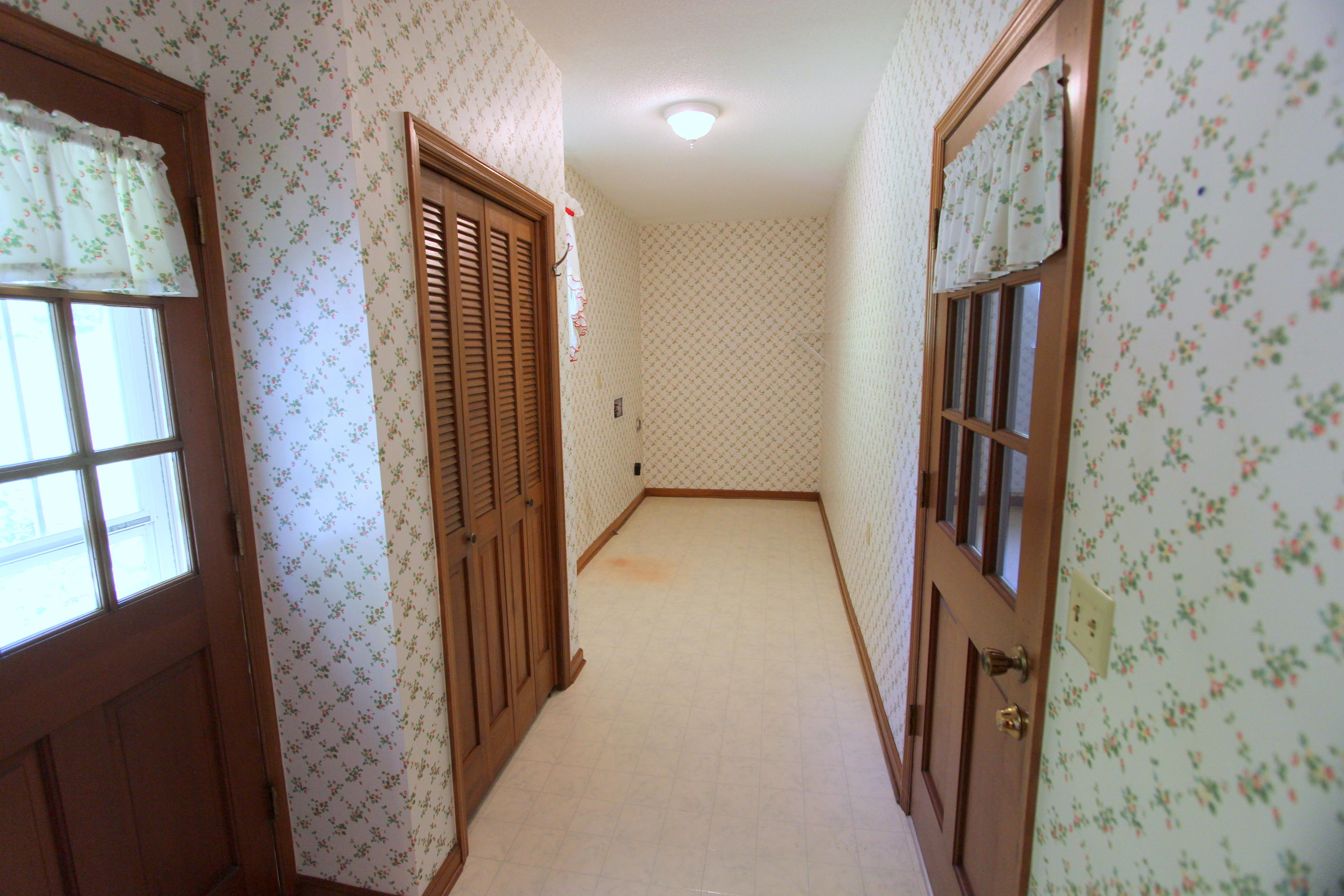 7107 Moreview Road Chattanooga, TN 37412 - Photo 16 of 38 Utility Room