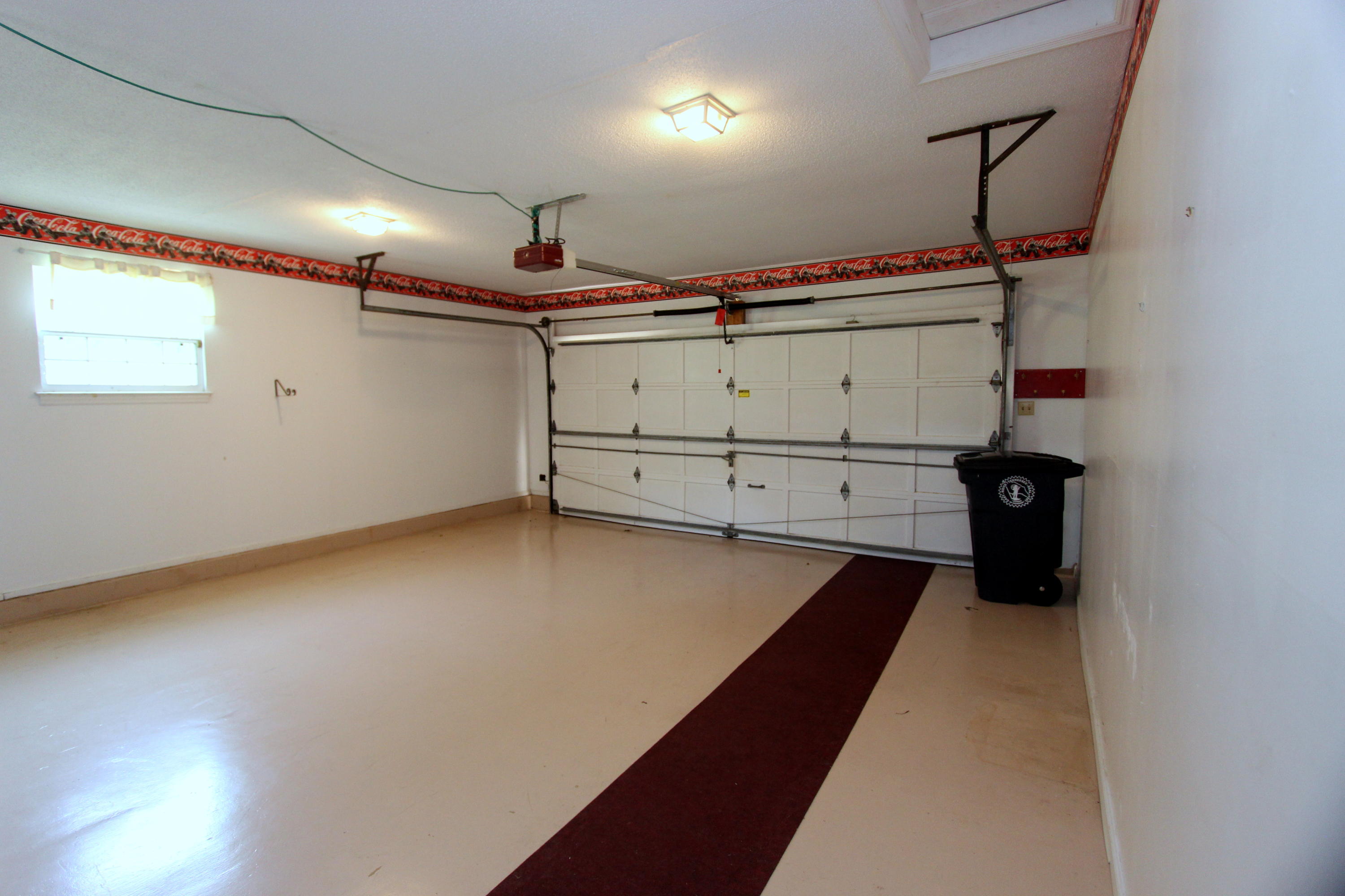 7107 Moreview Road Chattanooga, TN 37412 - Photo 17 of 38 Garage