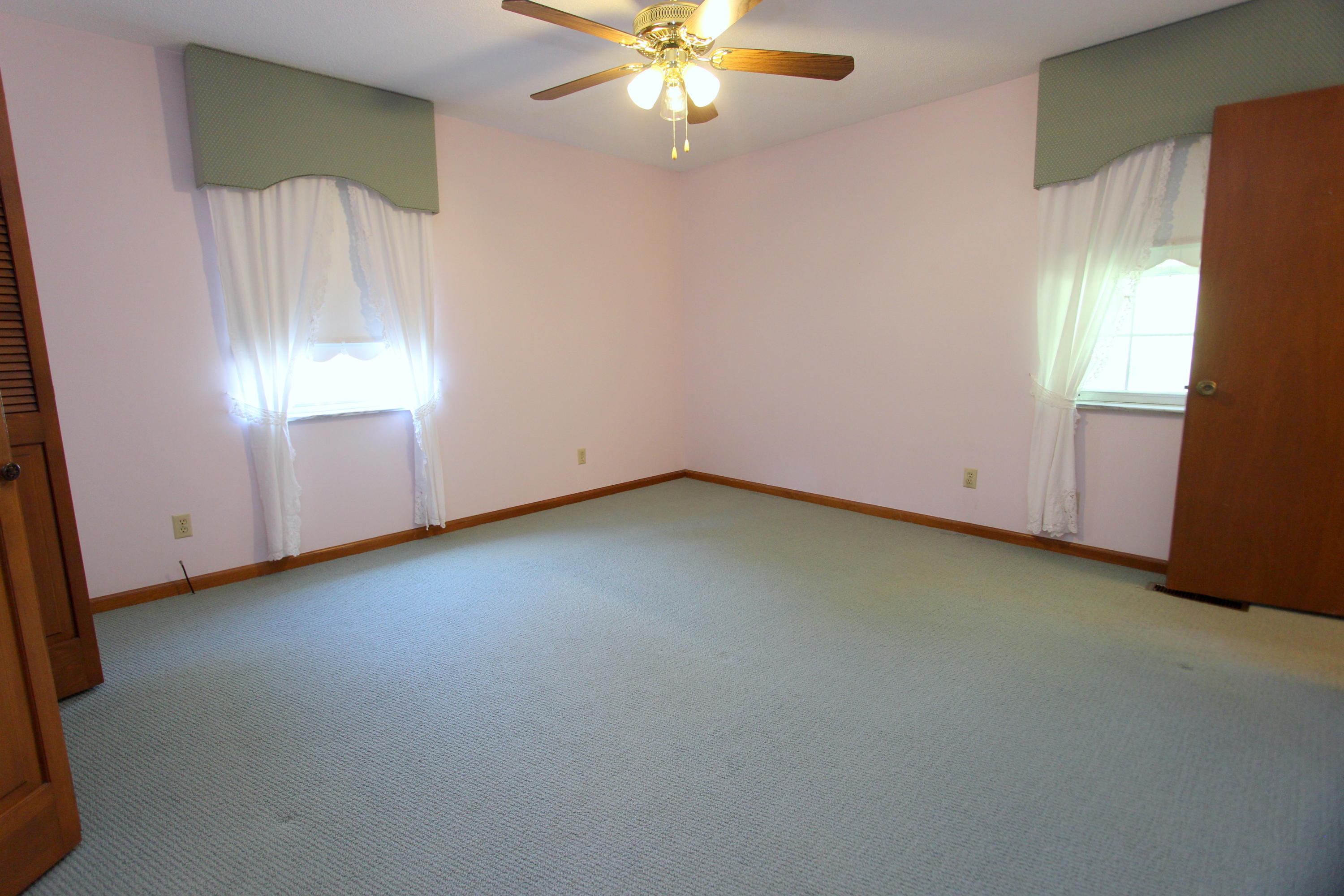 7107 Moreview Road Chattanooga, TN 37412 - Photo 24 of 38 Master Bedroom