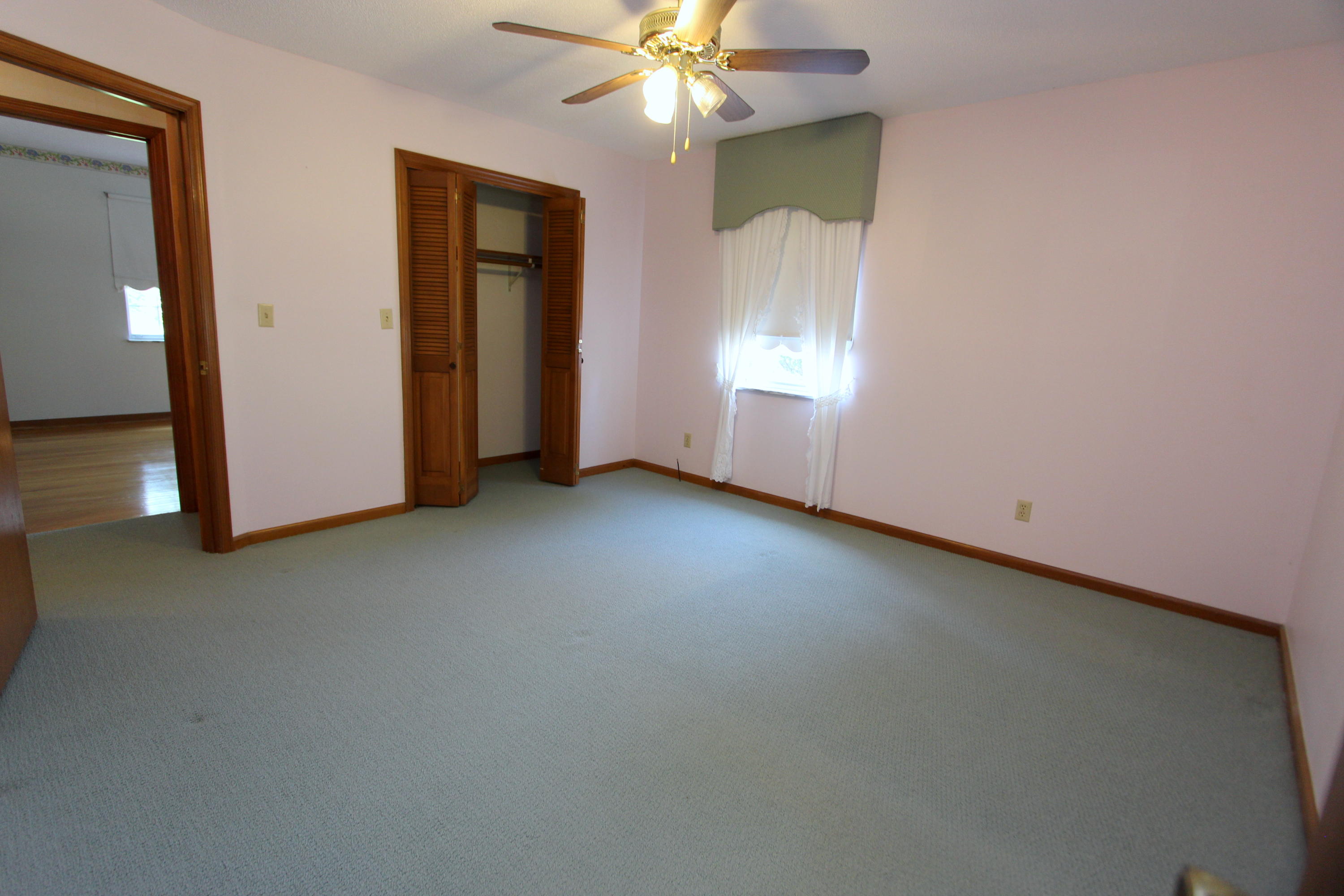 7107 Moreview Road Chattanooga, TN 37412 - Photo 25 of 38 Master Bedroom