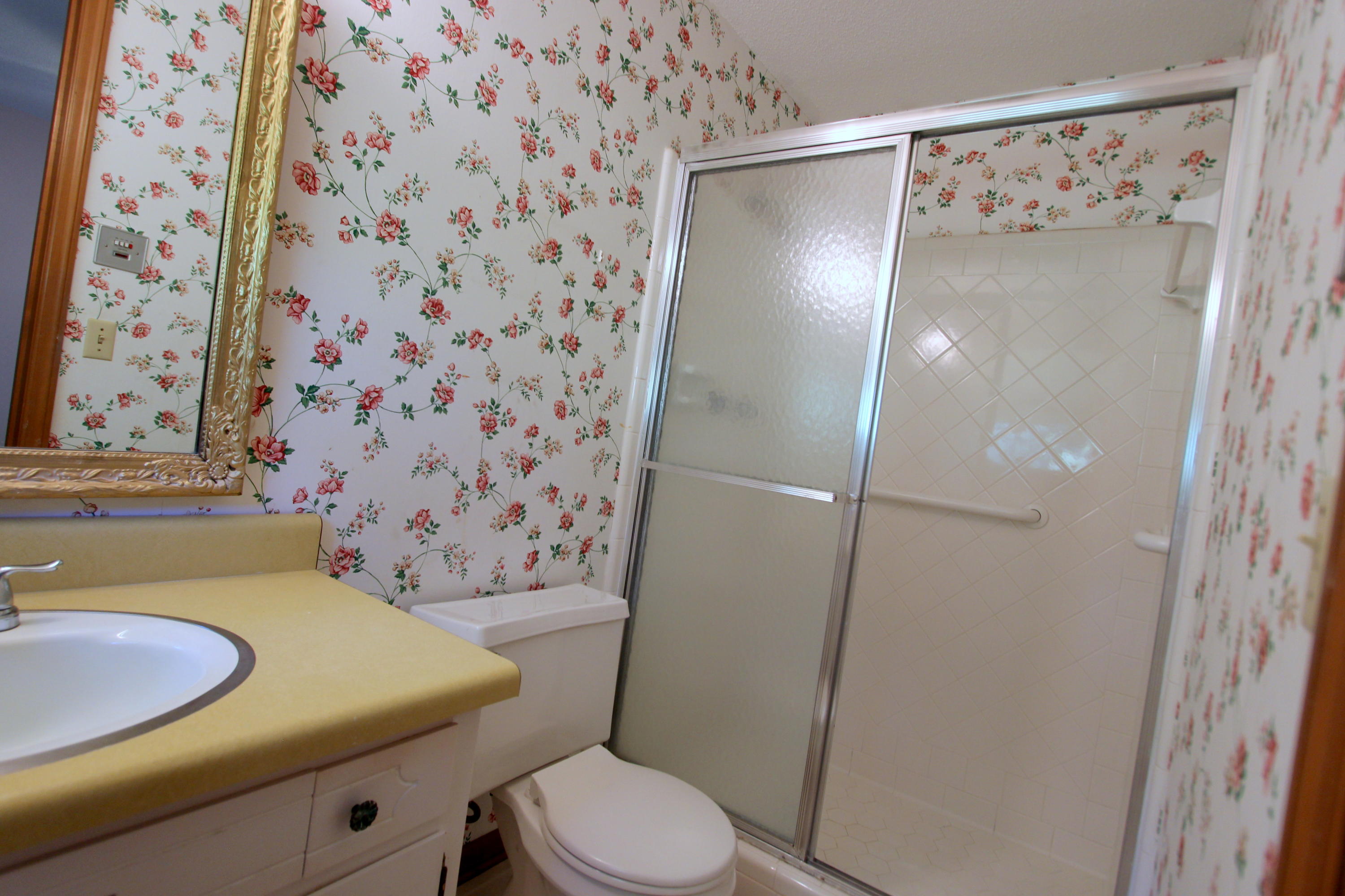 7107 Moreview Road Chattanooga, TN 37412 - Photo 27 of 38 Master Bath