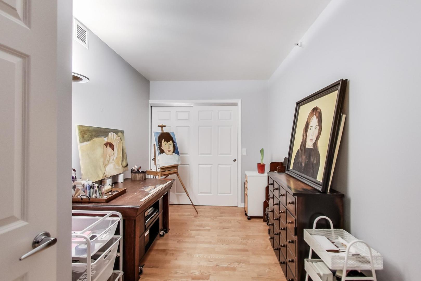 807 Davis Street, Unit 710 Evanston, IL 60201 - Photo 12 of 24