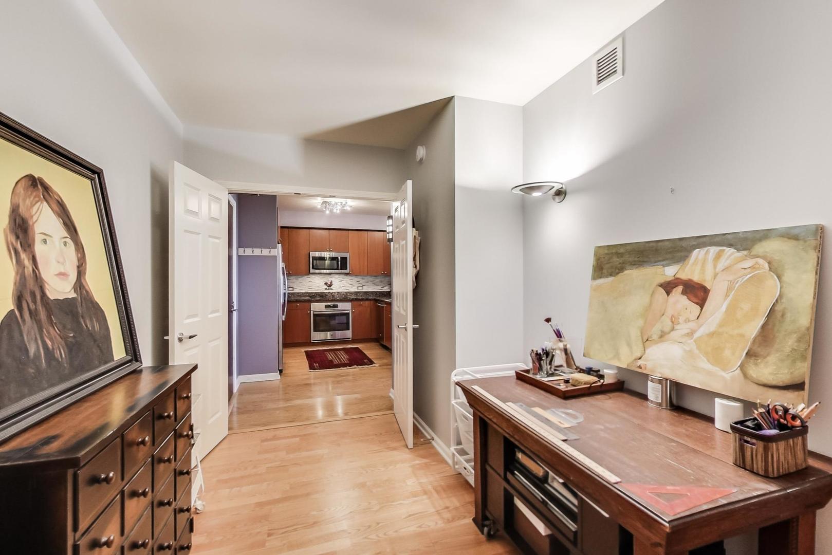 807 Davis Street, Unit 710 Evanston, IL 60201 - Photo 13 of 24