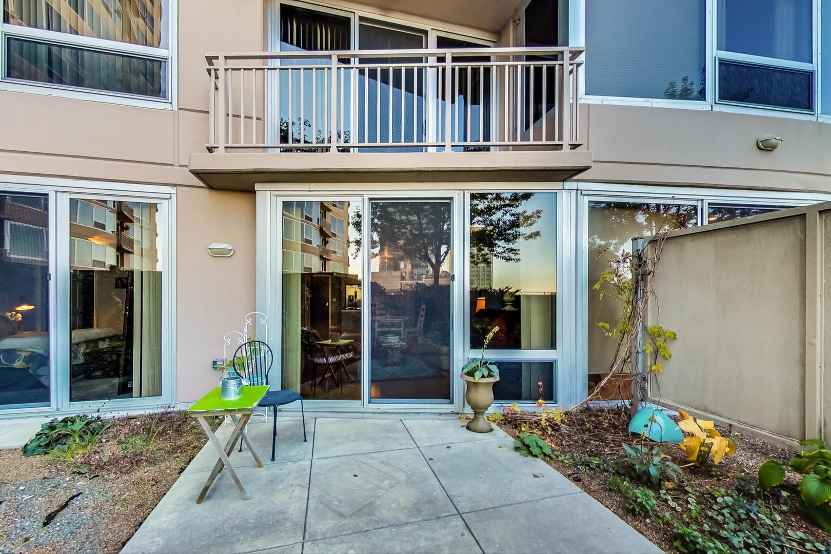 807 Davis Street, Unit 710 Evanston, IL 60201 - Photo 16 of 24