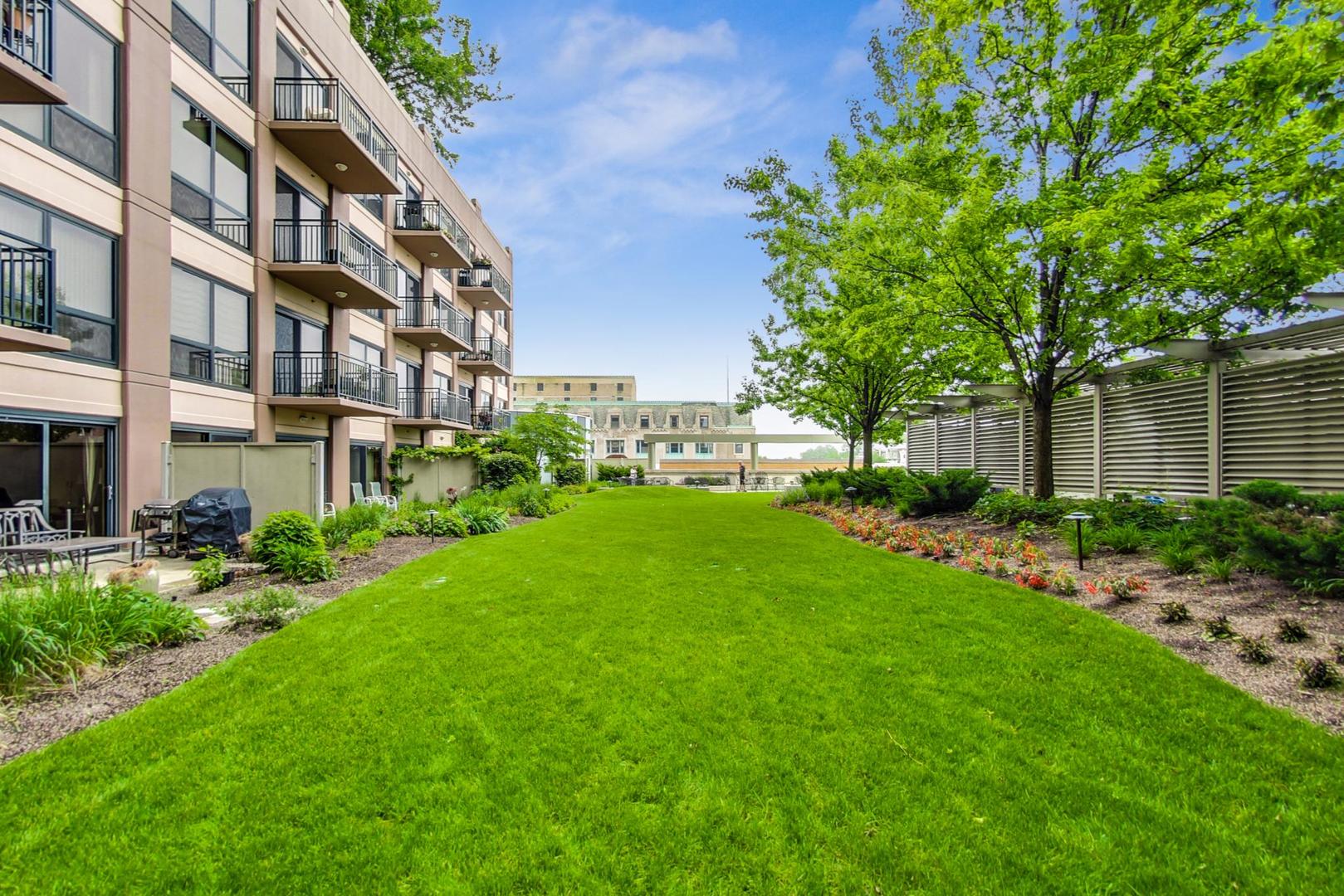 807 Davis Street, Unit 710 Evanston, IL 60201 - Photo 19 of 24
