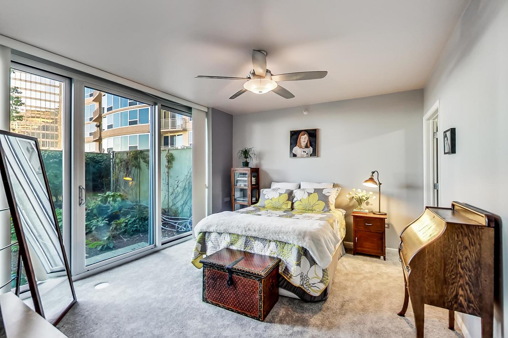 807 Davis Street, Unit 710 Evanston, IL 60201 - Photo 7 of 24