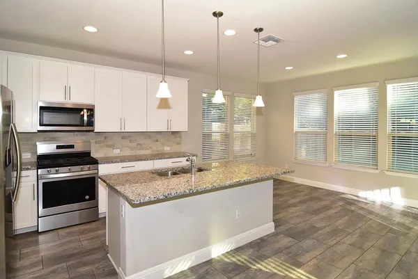 $2,500 | 1050 Kenney Fort Crossing, Unit 22, Round Rock, TX 78665