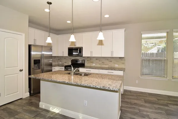 $2,500 | 1050 Kenney Fort Crossing, Unit 22, Round Rock, TX 78665