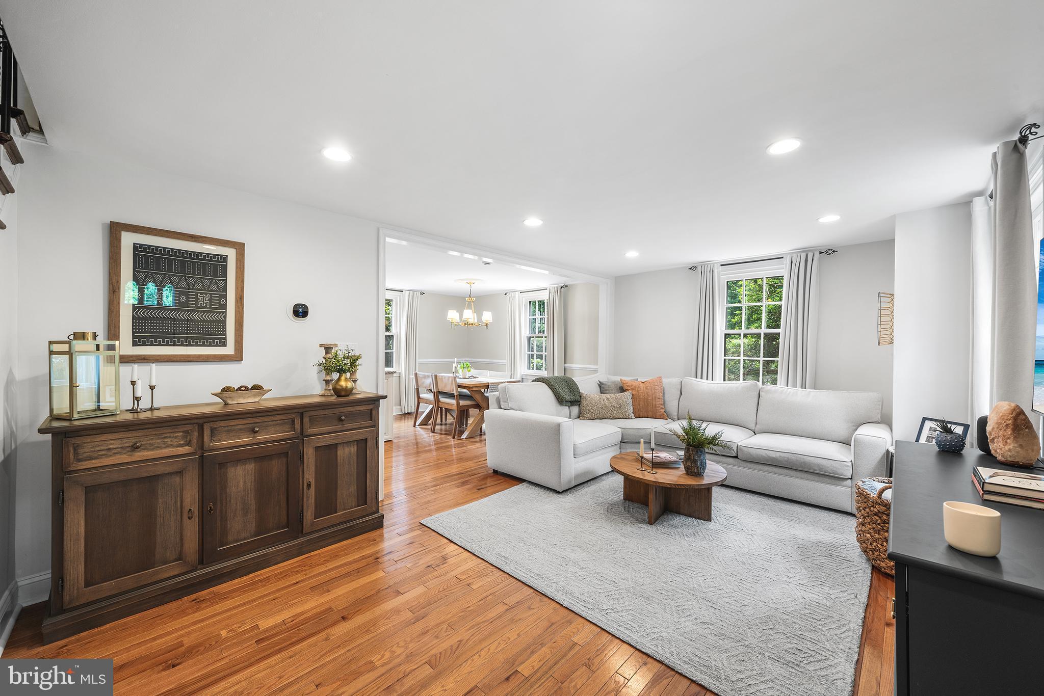 411 Sugartown Road Wayne, PA 19087 - Photo 3 of 34