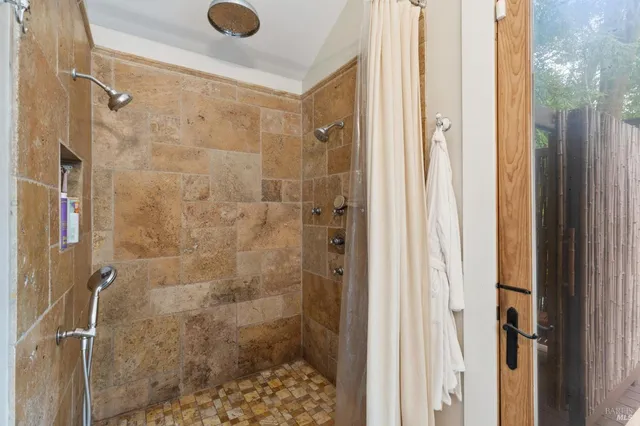 $2,285,000 | 94 Sir Francis Drake Boulevard, Ross, CA 94957