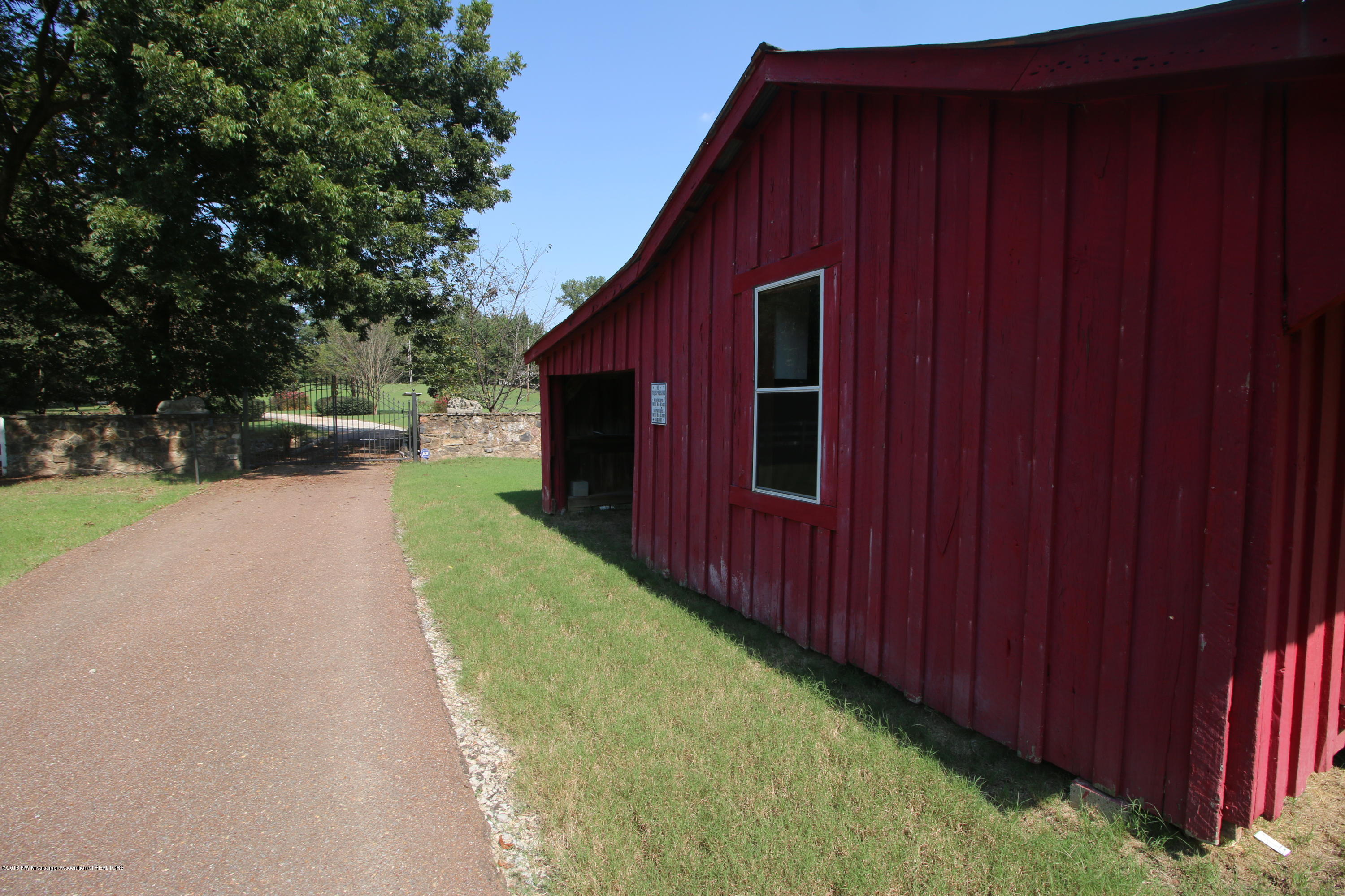4700 Nesbit Road Nesbit, MS 38651 - Photo 40 of 45 IMG_6879