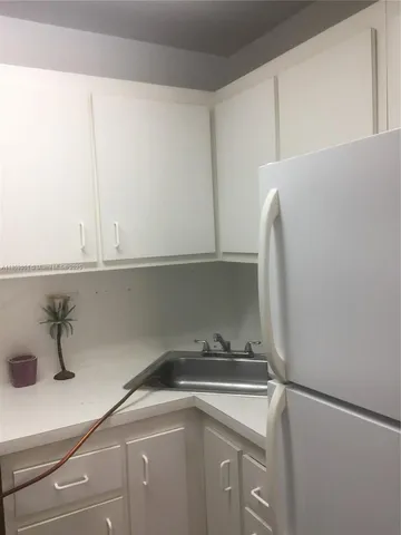 $1,800 | 9229 Southwest 87th Avenue, Unit D7, Miami, FL 33176