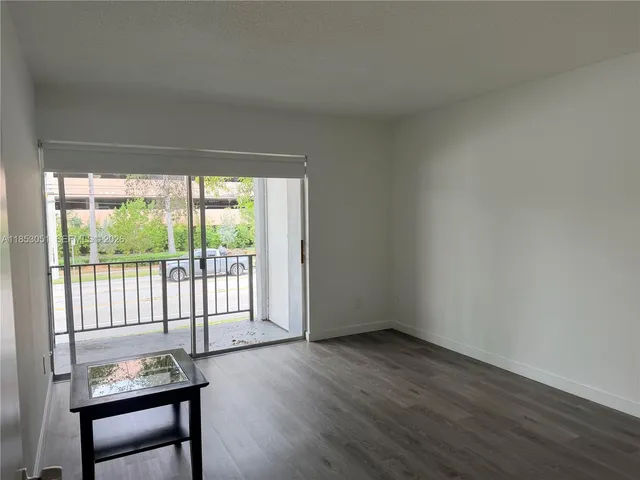 $1,800 | 9229 Southwest 87th Avenue, Unit D7, Miami, FL 33176