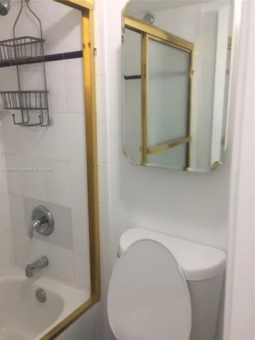 $1,800 | 9229 Southwest 87th Avenue, Unit D7, Miami, FL 33176