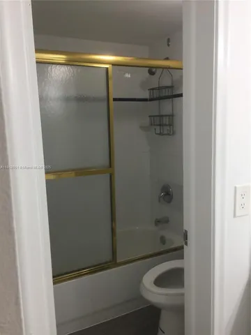 $1,800 | 9229 Southwest 87th Avenue, Unit D7, Miami, FL 33176