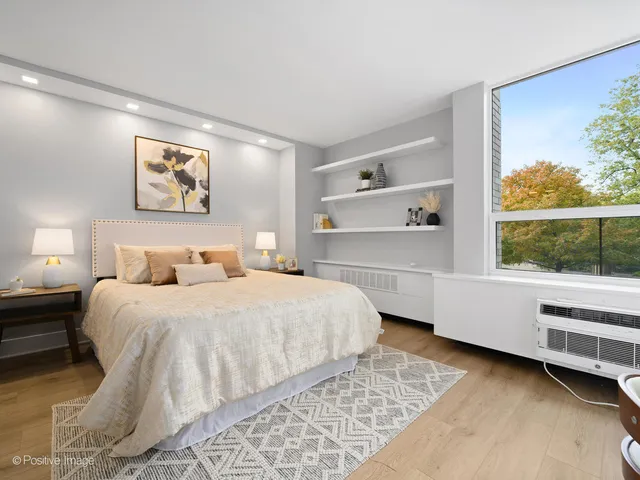 $399,900 | 1455 North Sandburg Terrace, Unit 209B, Chicago, IL 60610