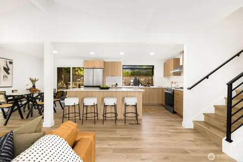 $1,649,000 | 3218 218th Avenue Southeast, Sammamish, WA 98075