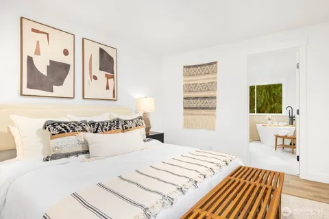 $1,649,000 | 3218 218th Avenue Southeast, Sammamish, WA 98075