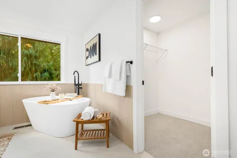 $1,649,000 | 3218 218th Avenue Southeast, Sammamish, WA 98075