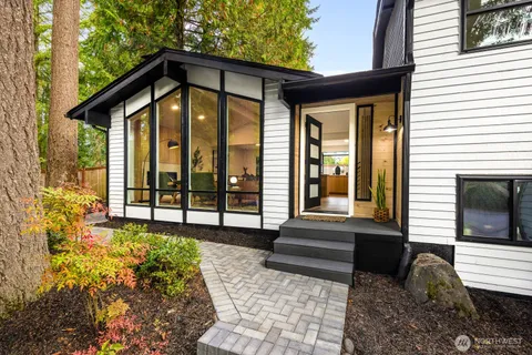 $1,649,000 | 3218 218th Avenue Southeast, Sammamish, WA 98075