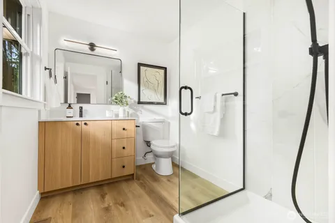 $1,649,000 | 3218 218th Avenue Southeast, Sammamish, WA 98075