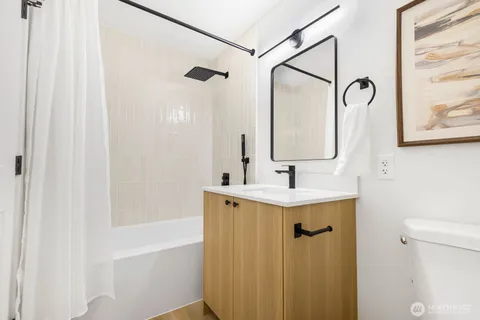 $1,649,000 | 3218 218th Avenue Southeast, Sammamish, WA 98075