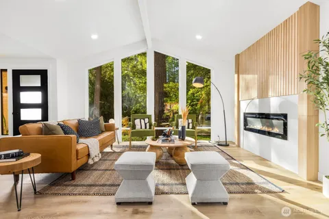 $1,649,000 | 3218 218th Avenue Southeast, Sammamish, WA 98075