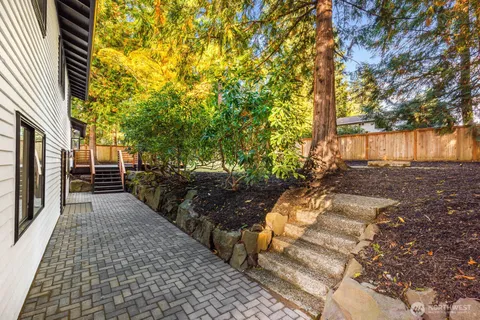 $1,649,000 | 3218 218th Avenue Southeast, Sammamish, WA 98075