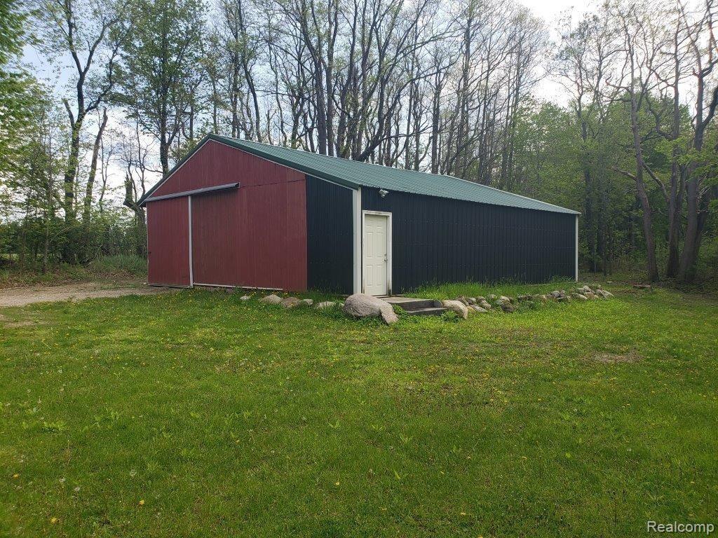 4486 Millis Road North Branch, MI 48461 - Photo 25 of 68 Barn
