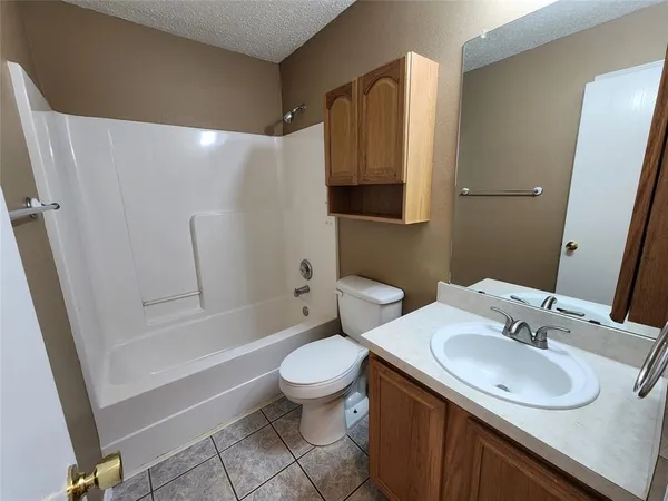 $1,950 | 504 Ryan Street, Saginaw, TX 76179