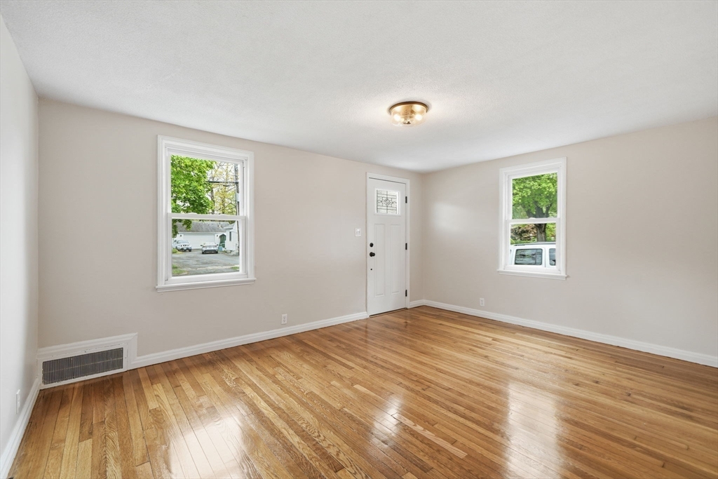 23 Gilman Street Springfield, MA 01118 - Photo 25 of 41