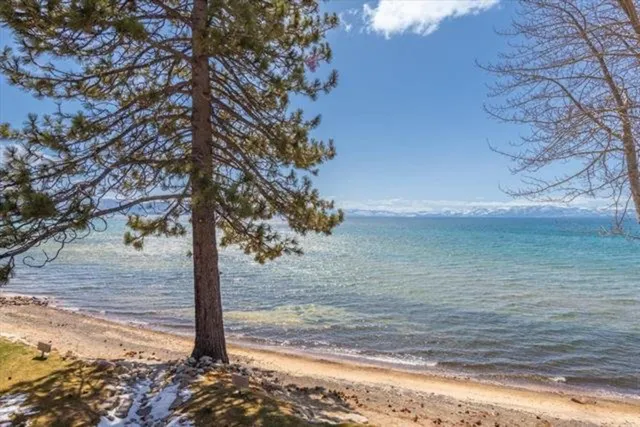 $425,000 | 8000 North Lake Boulevard, Unit LAKEFRONT 4, Kings Beach, CA 96143