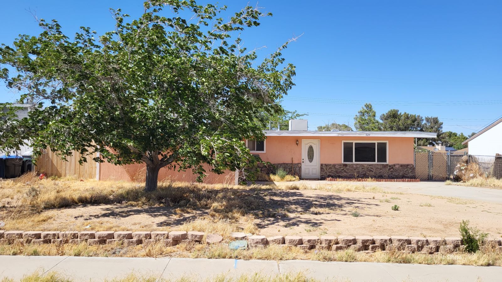 824 West Coral Avenue Ridgecrest, CA 93555 - Photo 2 of 16