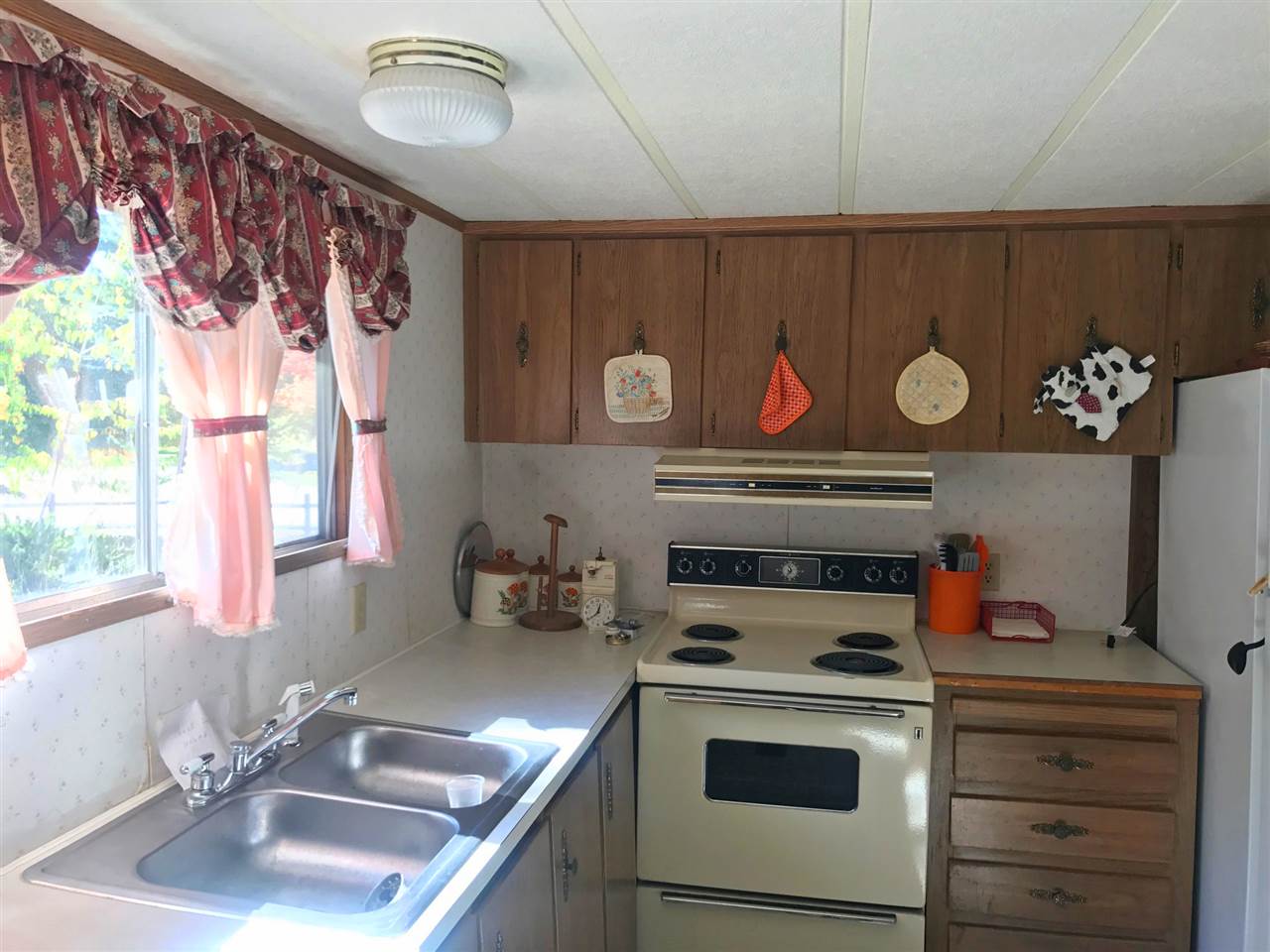 40445 Westline Road Loon Lake, WA 99148 - Photo 5 of 13 Gallery Image 5