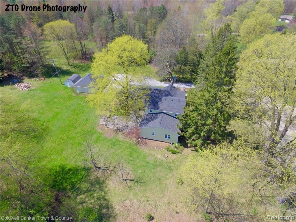 8462 McClements Road Brighton, MI 48114 - Photo 31 of 42 DJI_0682.jpg
